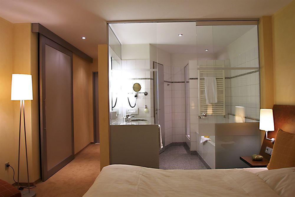 Wellings Romantik Hotel Zur Linde Moers Dış mekan fotoğraf