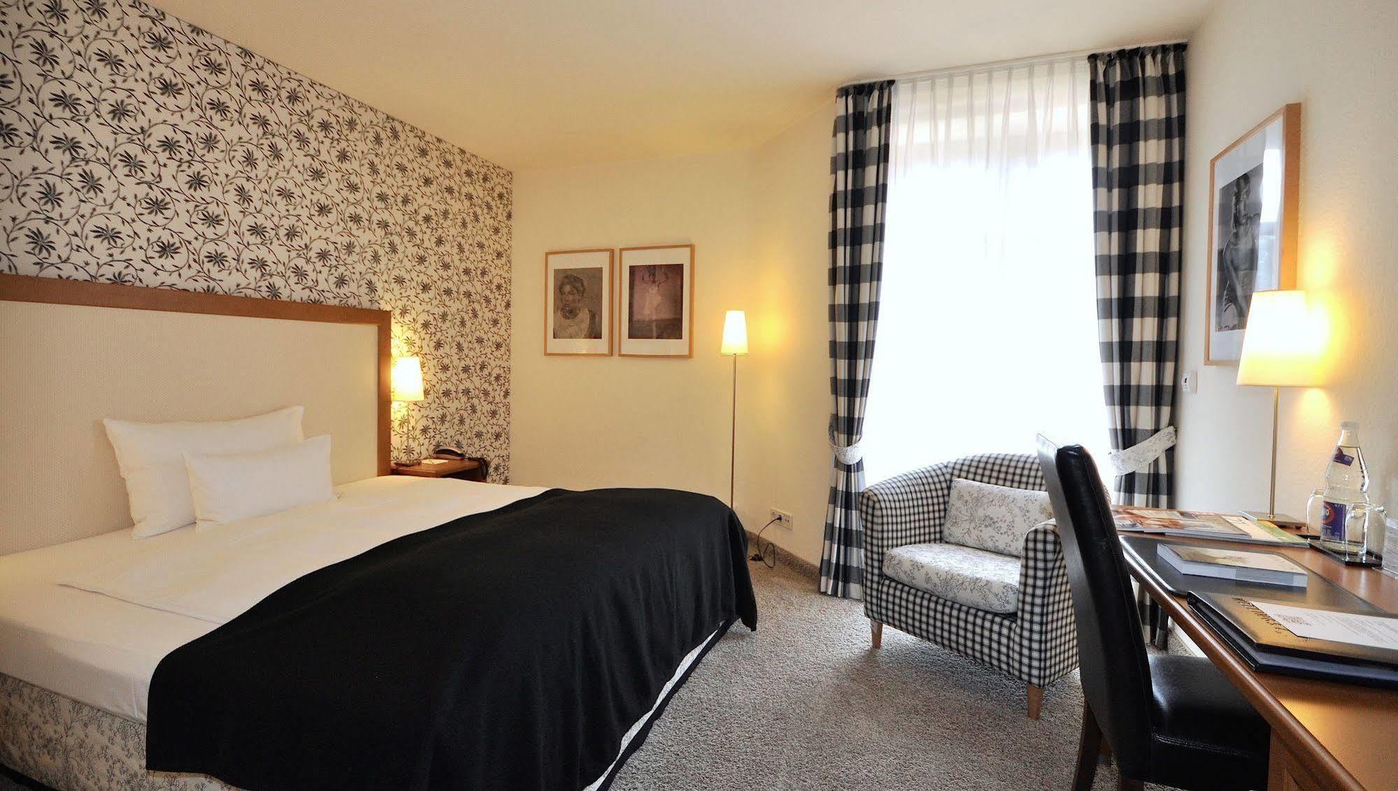 Wellings Romantik Hotel Zur Linde Moers Dış mekan fotoğraf