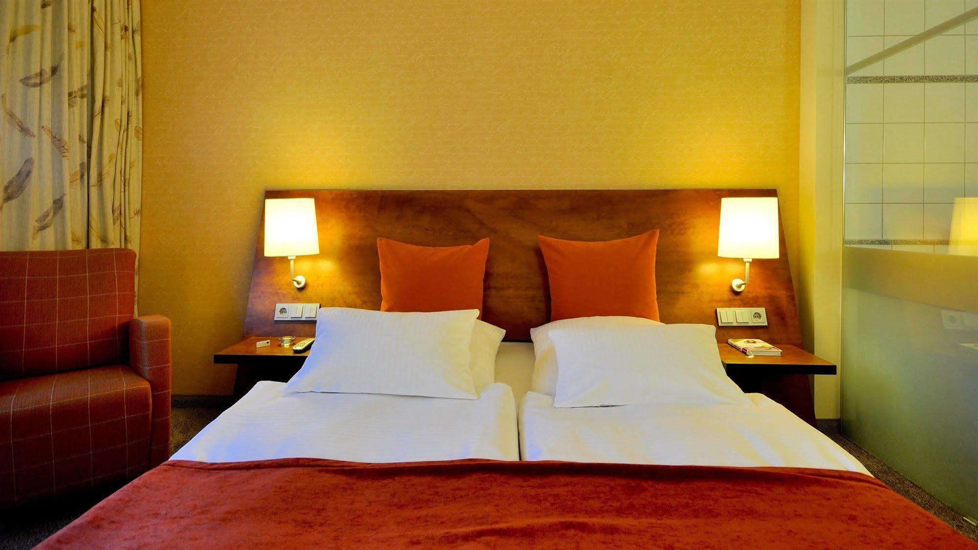 Wellings Romantik Hotel Zur Linde Moers Dış mekan fotoğraf